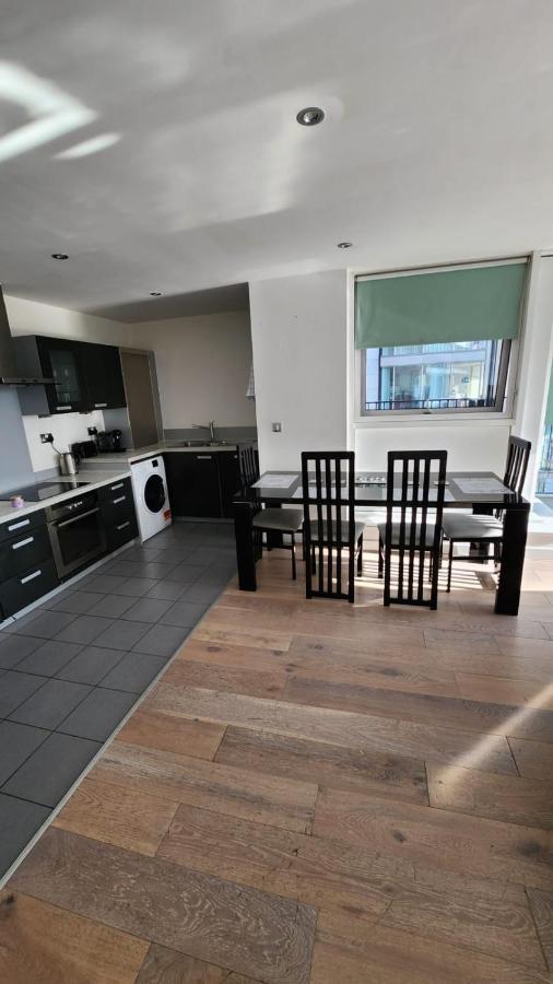 Luxury 2 Bed Apartment Excel Londra Esterno foto